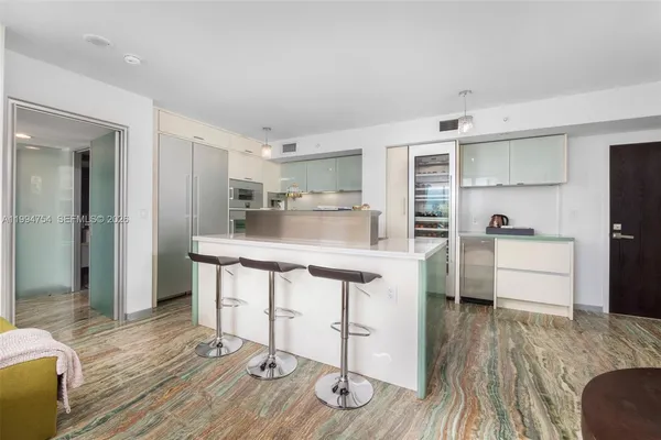 $6,950 | 90 Alton Road, Unit 704, Miami Beach, FL 33139