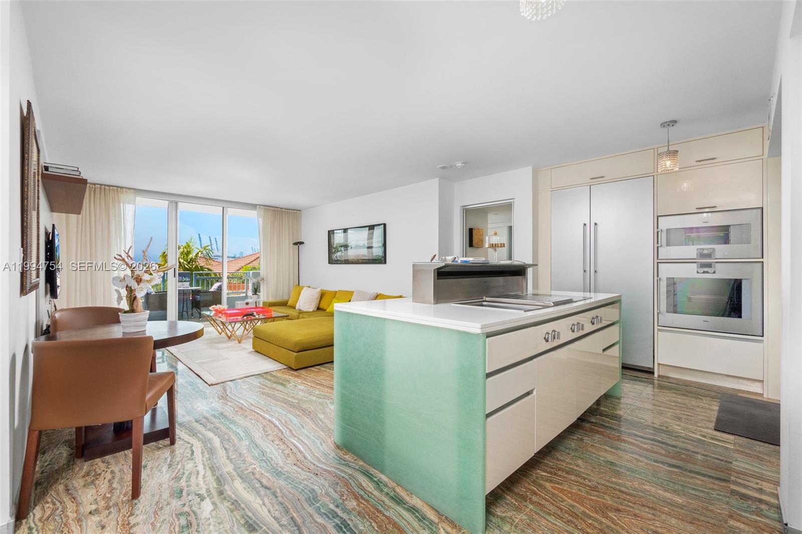 90 Alton Road, Unit 704 Miami Beach, FL 33139 - Photo 17 of 28