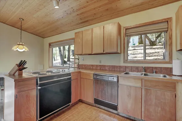 $399,900 | 17028 Banner Quaker Hill Road, Nevada City, CA 95959