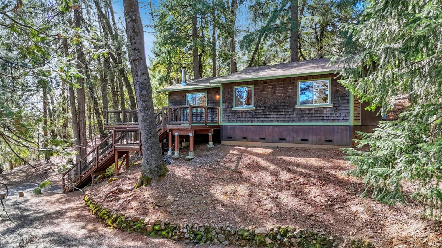 17028 Banner Quaker Hill Road Nevada City, CA 95959 - Photo 69 of 79 a view of a house with a yard