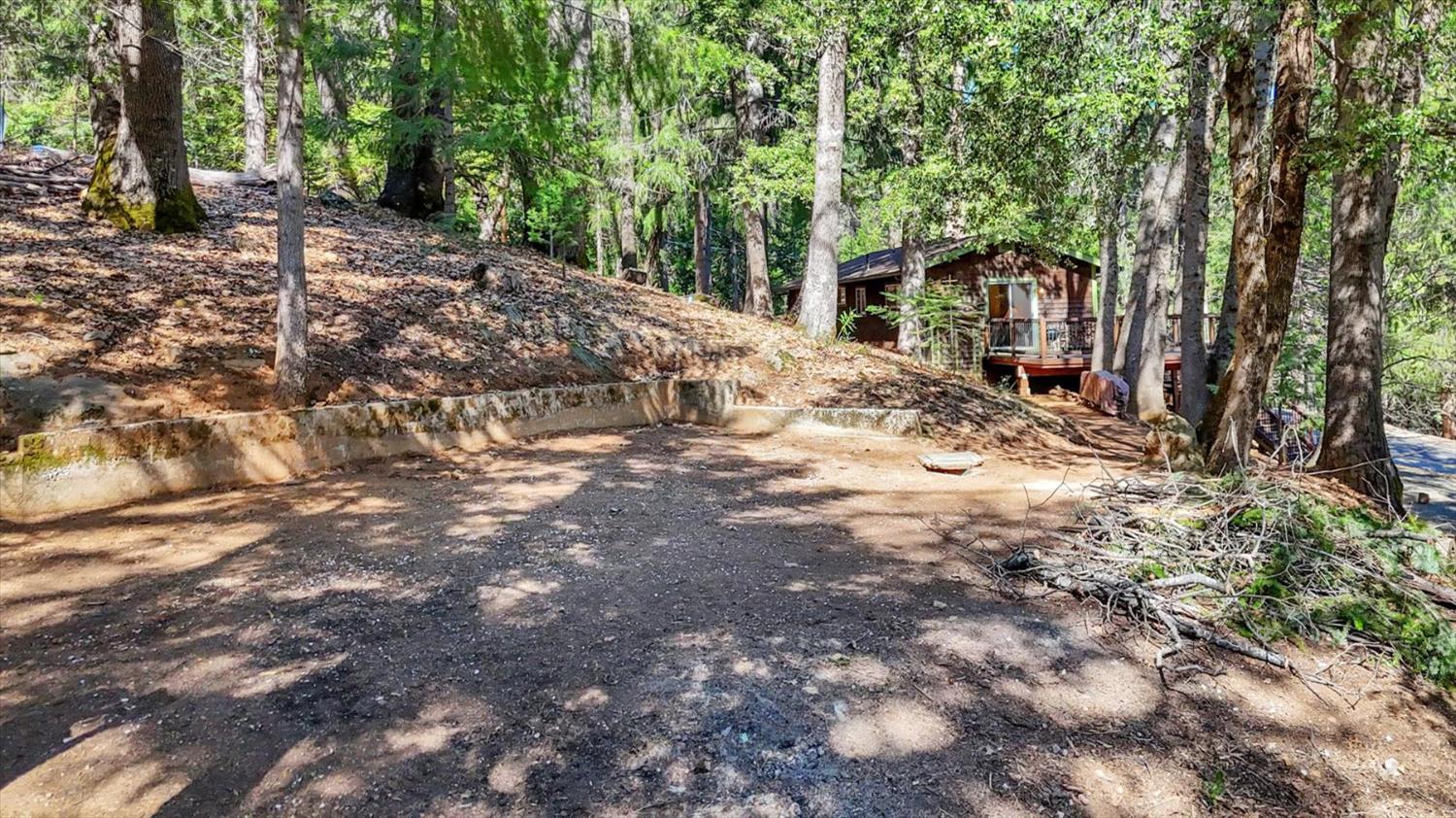 17028 Banner Quaker Hill Road Nevada City, CA 95959 - Photo 73 of 79 a view of a house with a yard