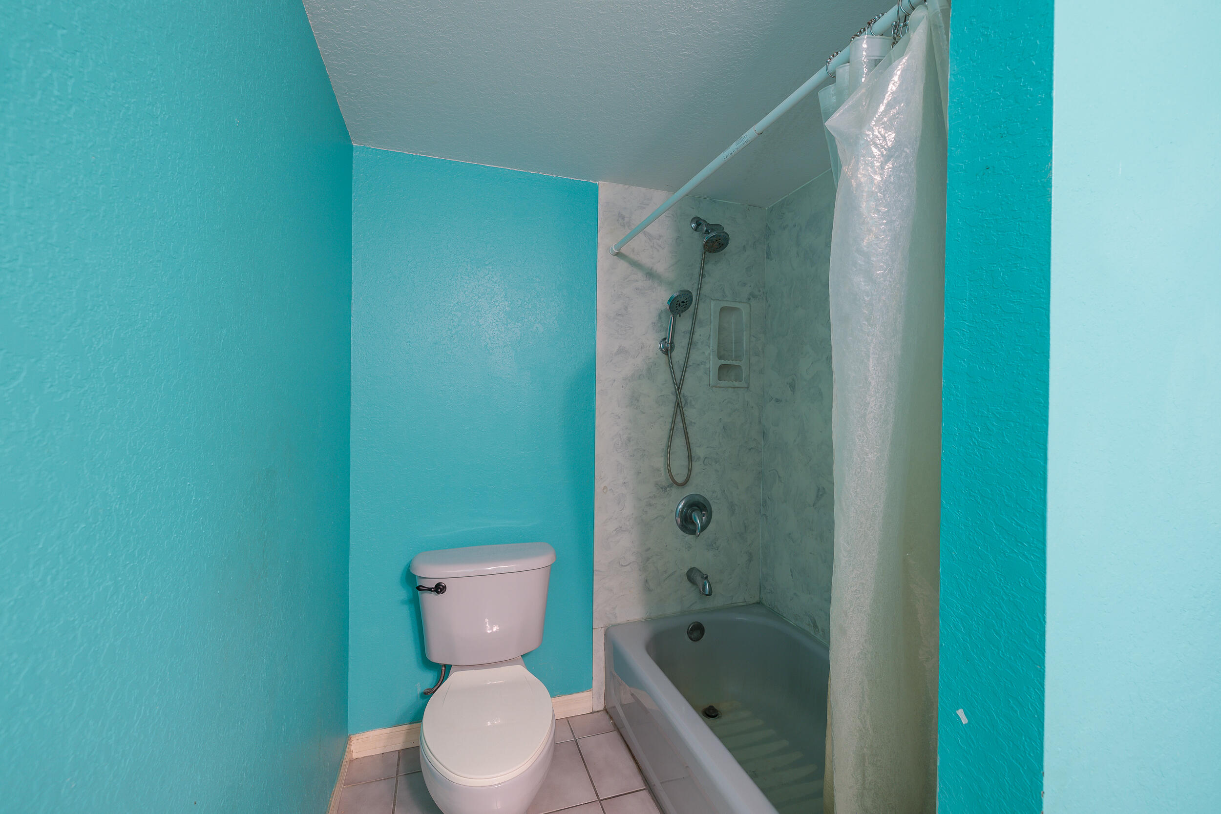 4920 Tree Top Trail Fort Pierce, FL 34951 - Photo 20 of 41 Bathroom 2