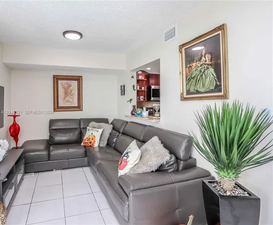 $2,300 | 2055 Southwest 122nd Avenue, Unit 306, Miami, FL 33175