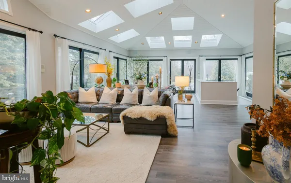 $8,500 | 15841 York Road, Sparks, MD 21152