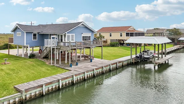 a view of an entryway