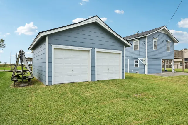 $449,900 | 1221 Bay, Crystal Beach, TX 77650