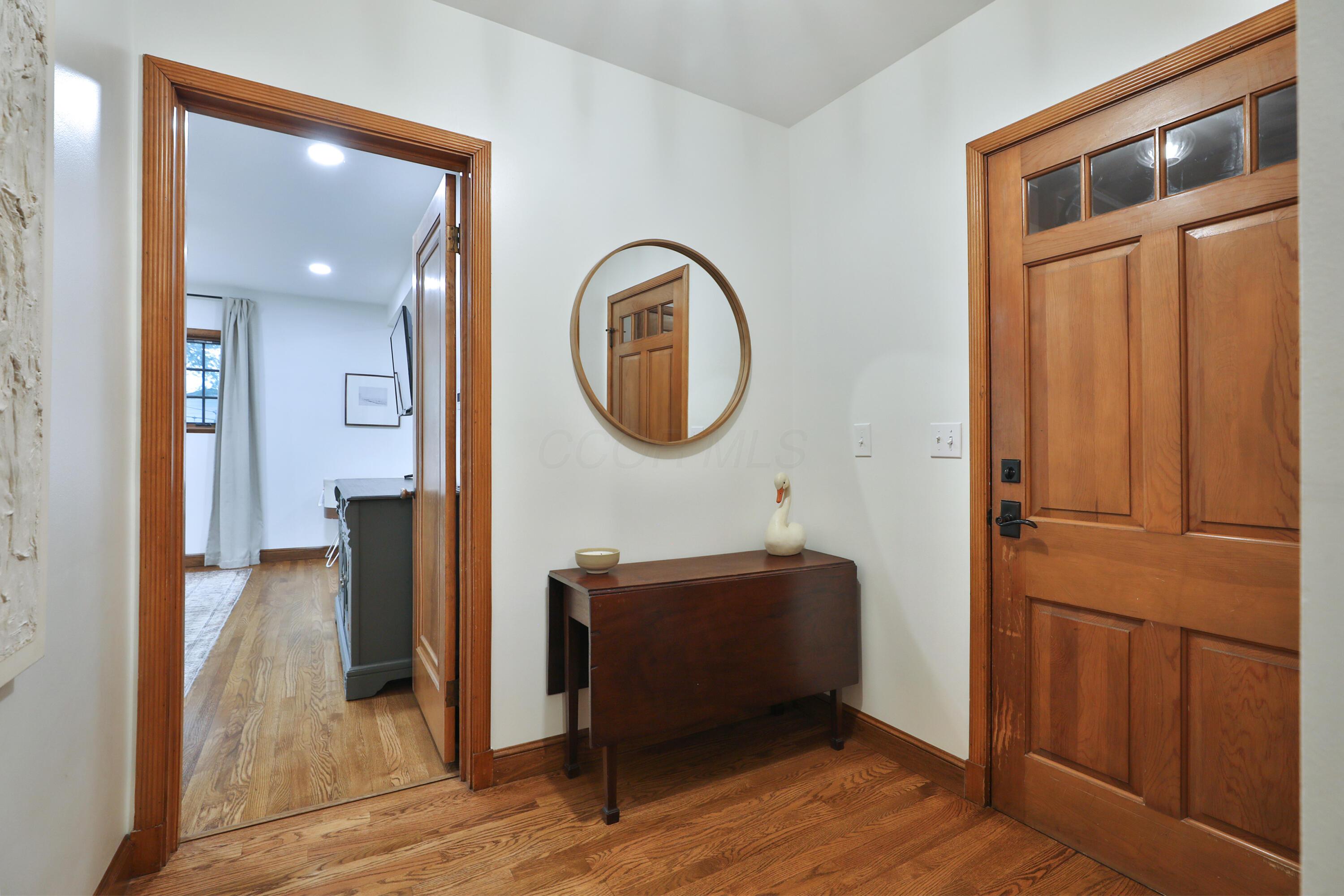 125 Sheffield Road Columbus, OH 43214 - Photo 21 of 60 Hallway