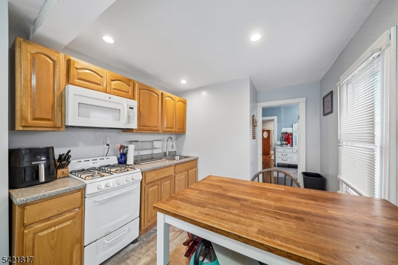 44 State Street East Orange, NJ 07017 - Photo 4 of 31