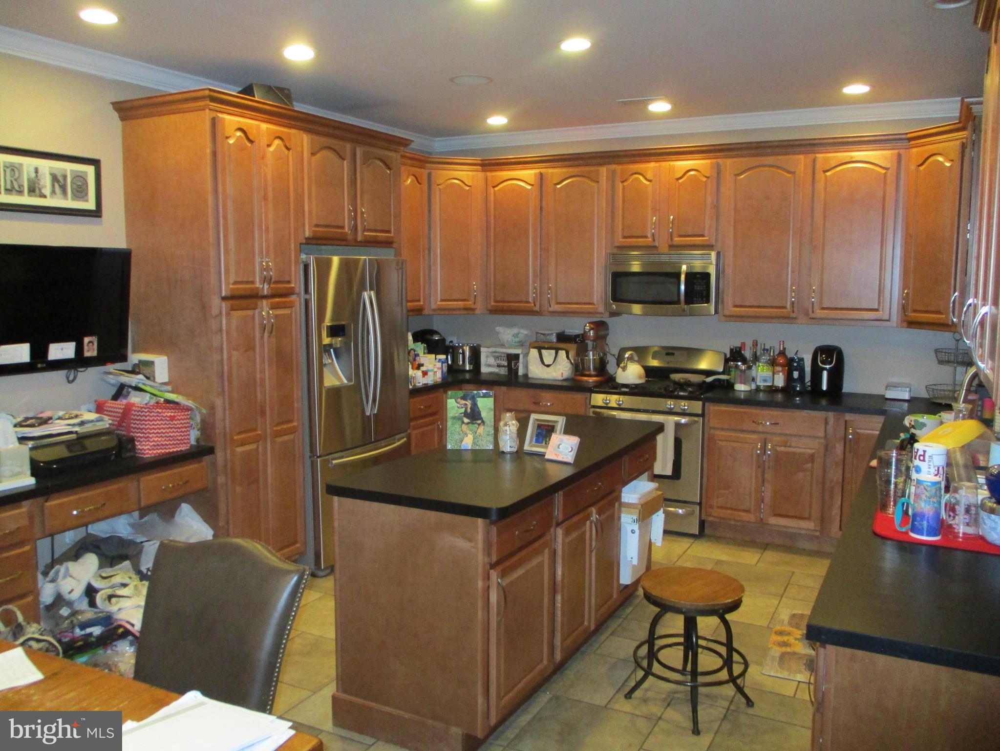 11041 Knights Road Philadelphia, PA 19154 - Photo 13 of 50 Kitchen