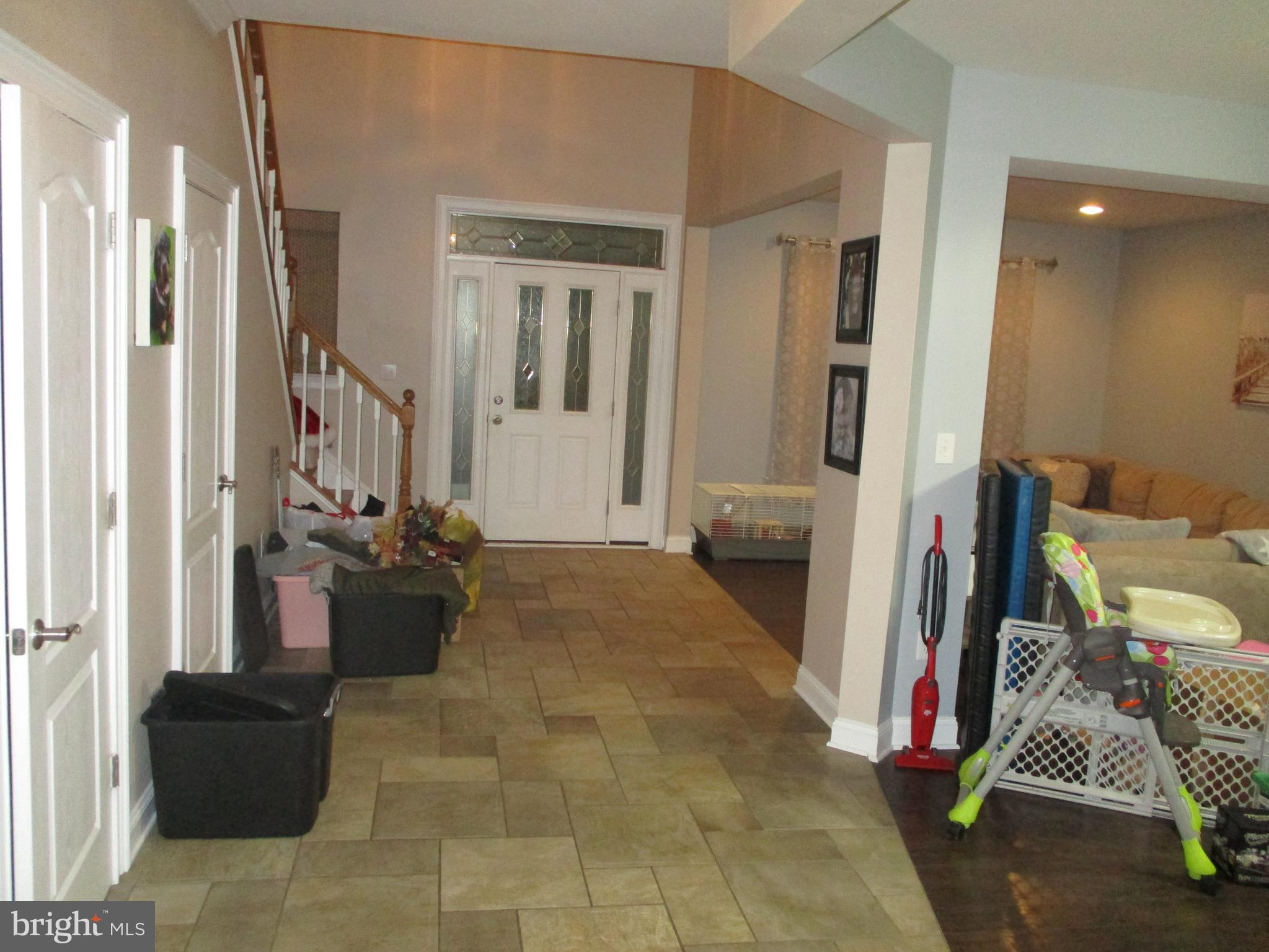 11041 Knights Road Philadelphia, PA 19154 - Photo 17 of 50 Center Hallway