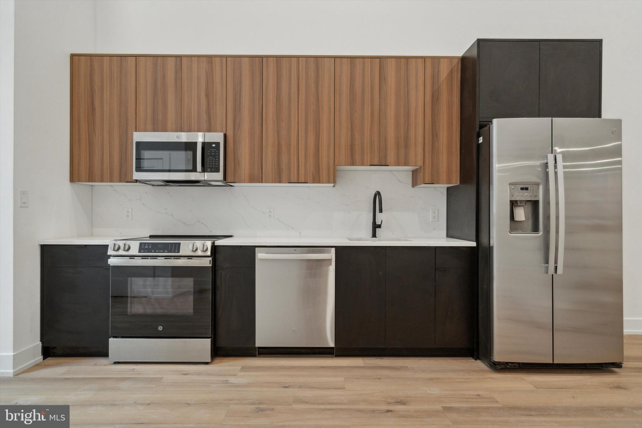 808 North 3rd Street, Unit 19 Philadelphia, PA 19123 - Photo 2 of 7