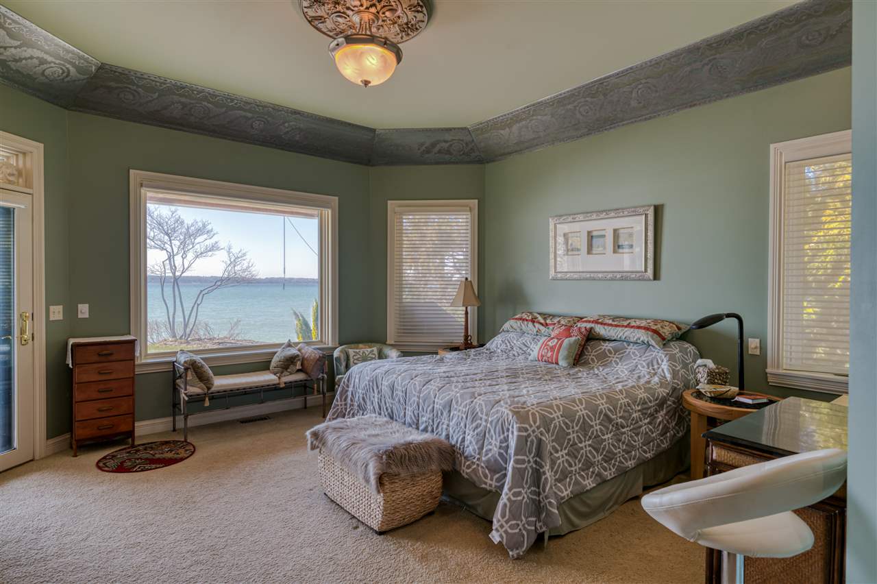7201 Deepwater Point Road Williamsburg, MI 49690 - Photo 20 of 56 1888030-19.JPG