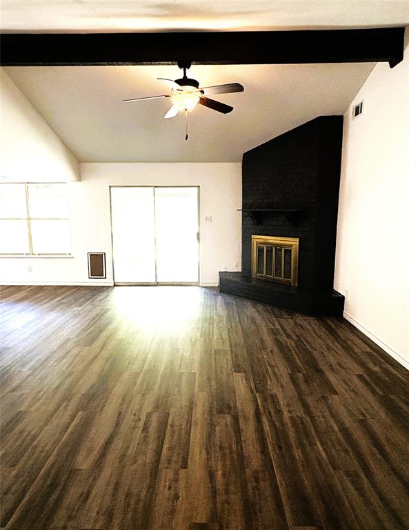 7060 Jay Lane Azle, TX 76020 - Photo 3 of 36 a view of a livingroom with wooden floor