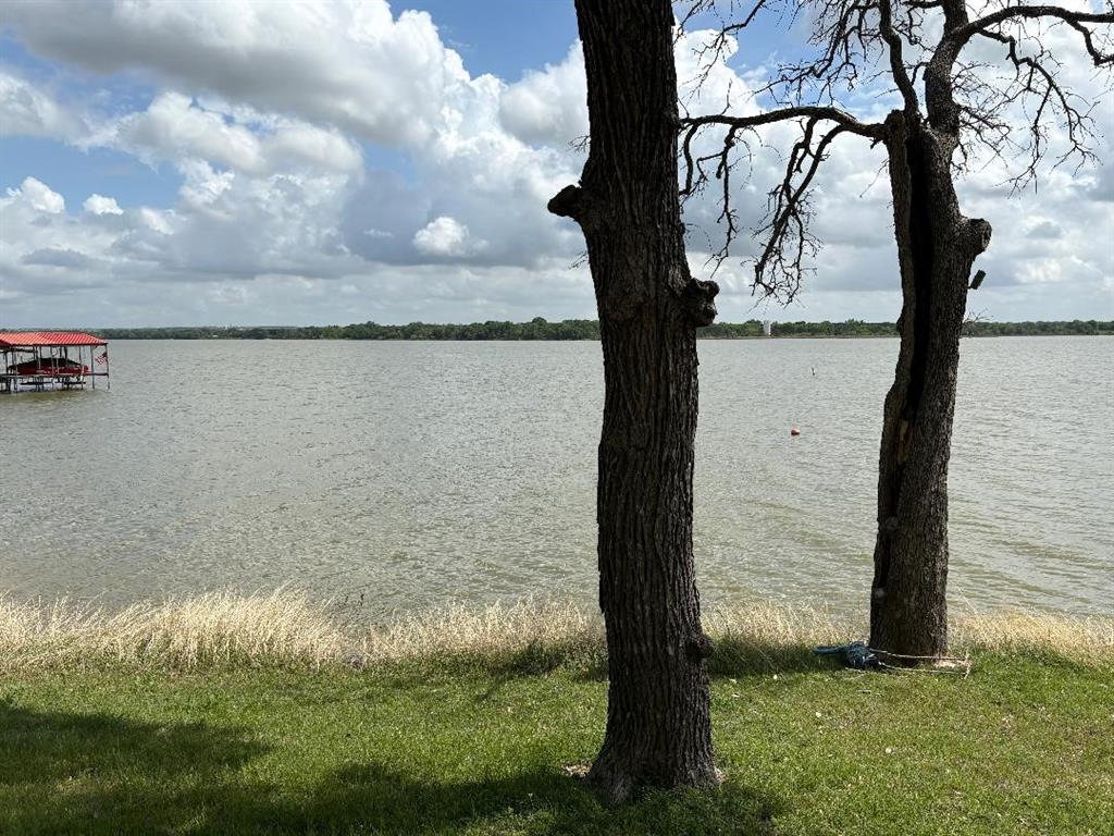 7060 Jay Lane Azle, TX 76020 - Photo 36 of 36 a view of a lake from a yard