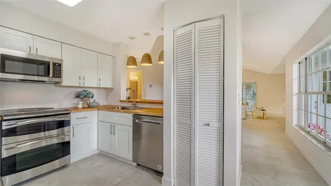 $285,000 | 6467 Carrington Circle, Unit 43, Sarasota, FL 34238