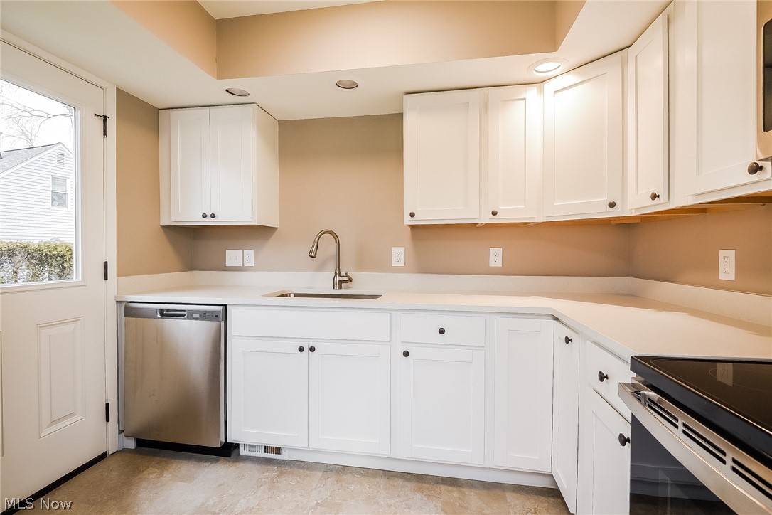 15114 Triskett Road Cleveland, OH 44111 - Photo 8 of 39