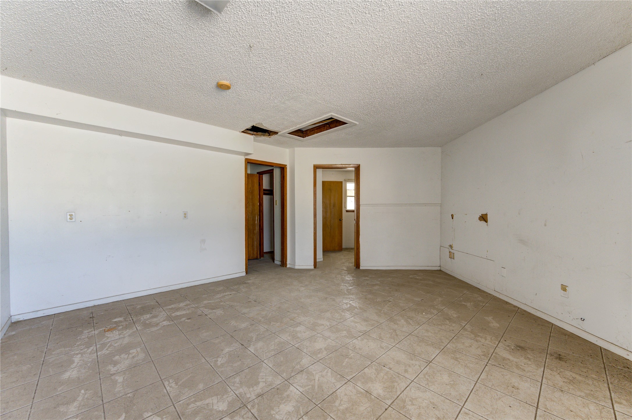 4602 Avenue H Rosenberg, TX 77471 - Photo 8 of 42 a view of an empty room
