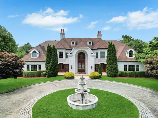 $6,500,000 | 4 Old Wagon Lane, Old Westbury, NY 11568