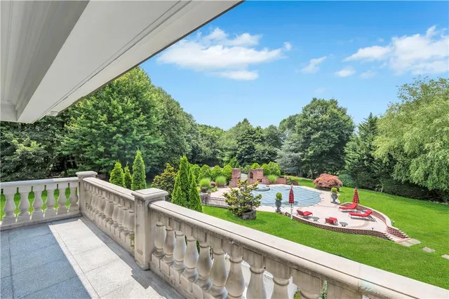 $6,500,000 | 4 Old Wagon Lane, Old Westbury, NY 11568