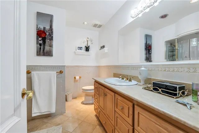 $6,500,000 | 4 Old Wagon Lane, Old Westbury, NY 11568