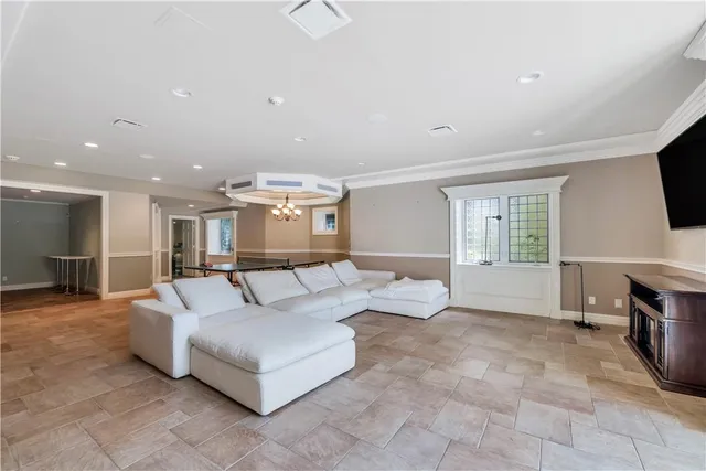 $6,500,000 | 4 Old Wagon Lane, Old Westbury, NY 11568