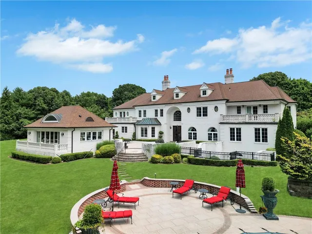 $6,500,000 | 4 Old Wagon Lane, Old Westbury, NY 11568