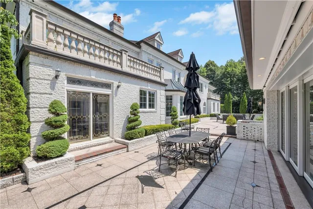 $6,500,000 | 4 Old Wagon Lane, Old Westbury, NY 11568