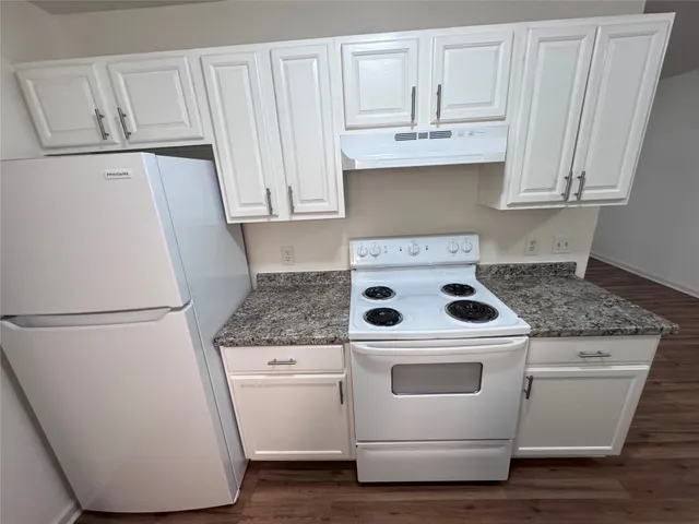 $750 | 8207 Sam Rayburn Drive, Unit 204, Austin, TX 78753