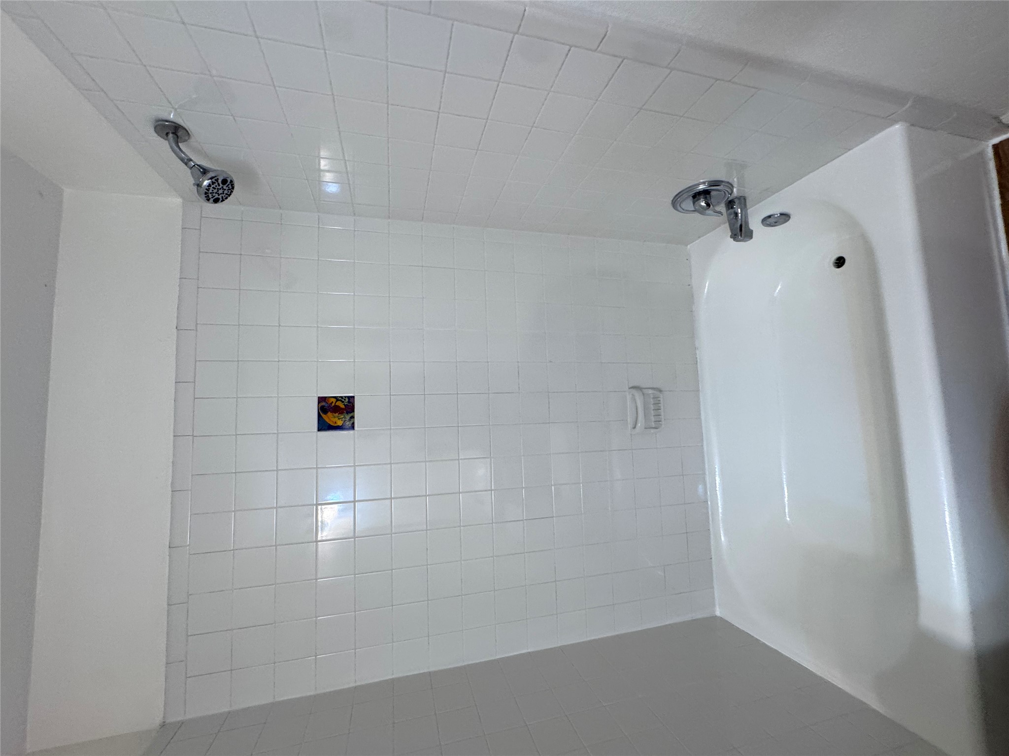 8207 Sam Rayburn Drive, Unit 204 Austin, TX 78753 - Photo 24 of 27 a bathroom with a bathtub