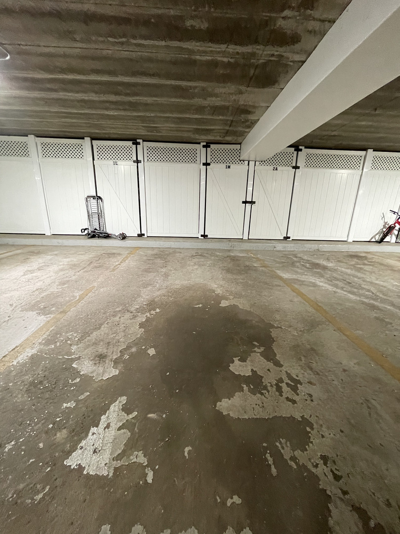 6443 Clarendon Hills Road, Unit 107 Willowbrook, IL 60527 - Photo 18 of 19 a view of a room with an empty space