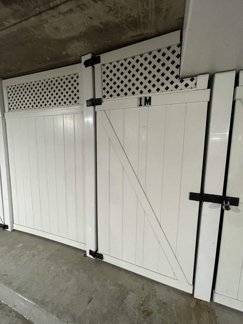 6443 Clarendon Hills Road, Unit 107 Willowbrook, IL 60527 - Photo 19 of 19 a close view of shower