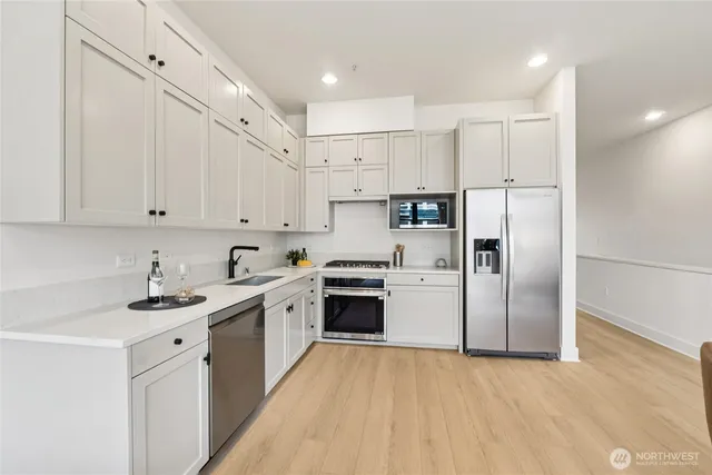 $725,000 | 615 East Pike Street, Unit 305, Seattle, WA 98122