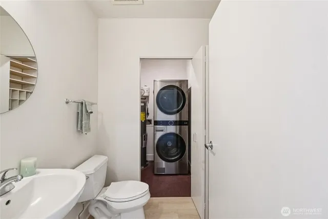 $725,000 | 615 East Pike Street, Unit 305, Seattle, WA 98122