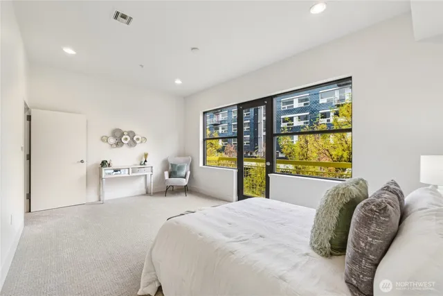 $725,000 | 615 East Pike Street, Unit 305, Seattle, WA 98122