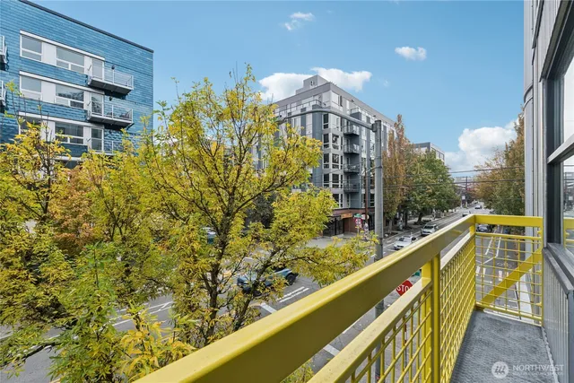 $725,000 | 615 East Pike Street, Unit 305, Seattle, WA 98122