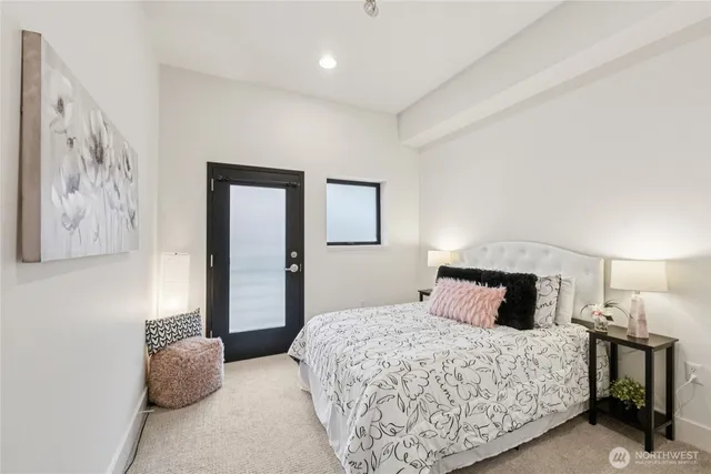 $725,000 | 615 East Pike Street, Unit 305, Seattle, WA 98122