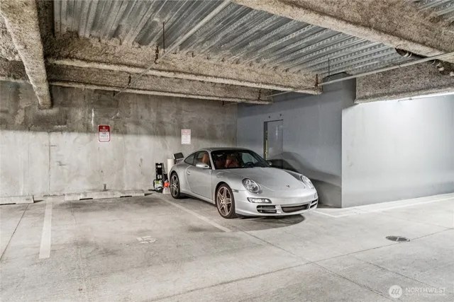 $725,000 | 615 East Pike Street, Unit 305, Seattle, WA 98122