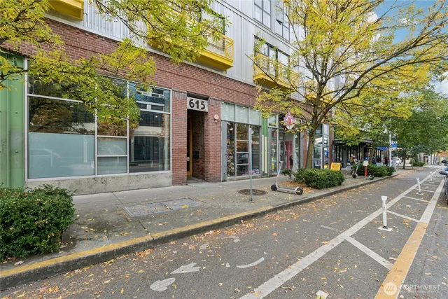 $725,000 | 615 East Pike Street, Unit 305, Seattle, WA 98122