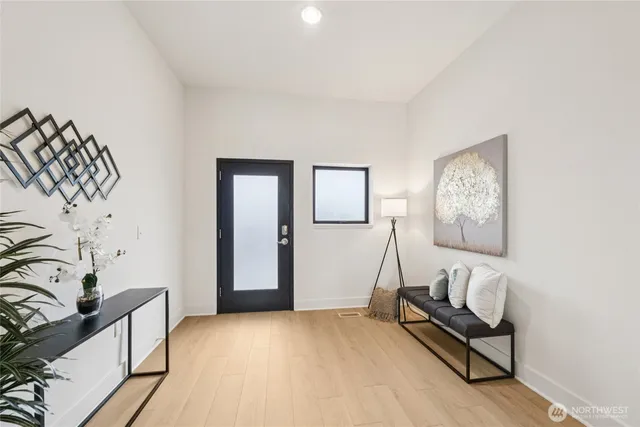 $725,000 | 615 East Pike Street, Unit 305, Seattle, WA 98122