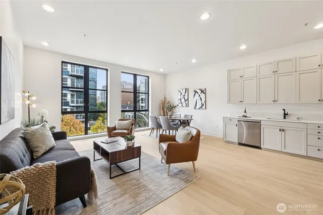 $725,000 | 615 East Pike Street, Unit 305, Seattle, WA 98122