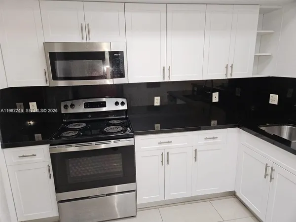 $2,000 | 1706 Belmont Lane, Unit 1706, North Lauderdale, FL 33068