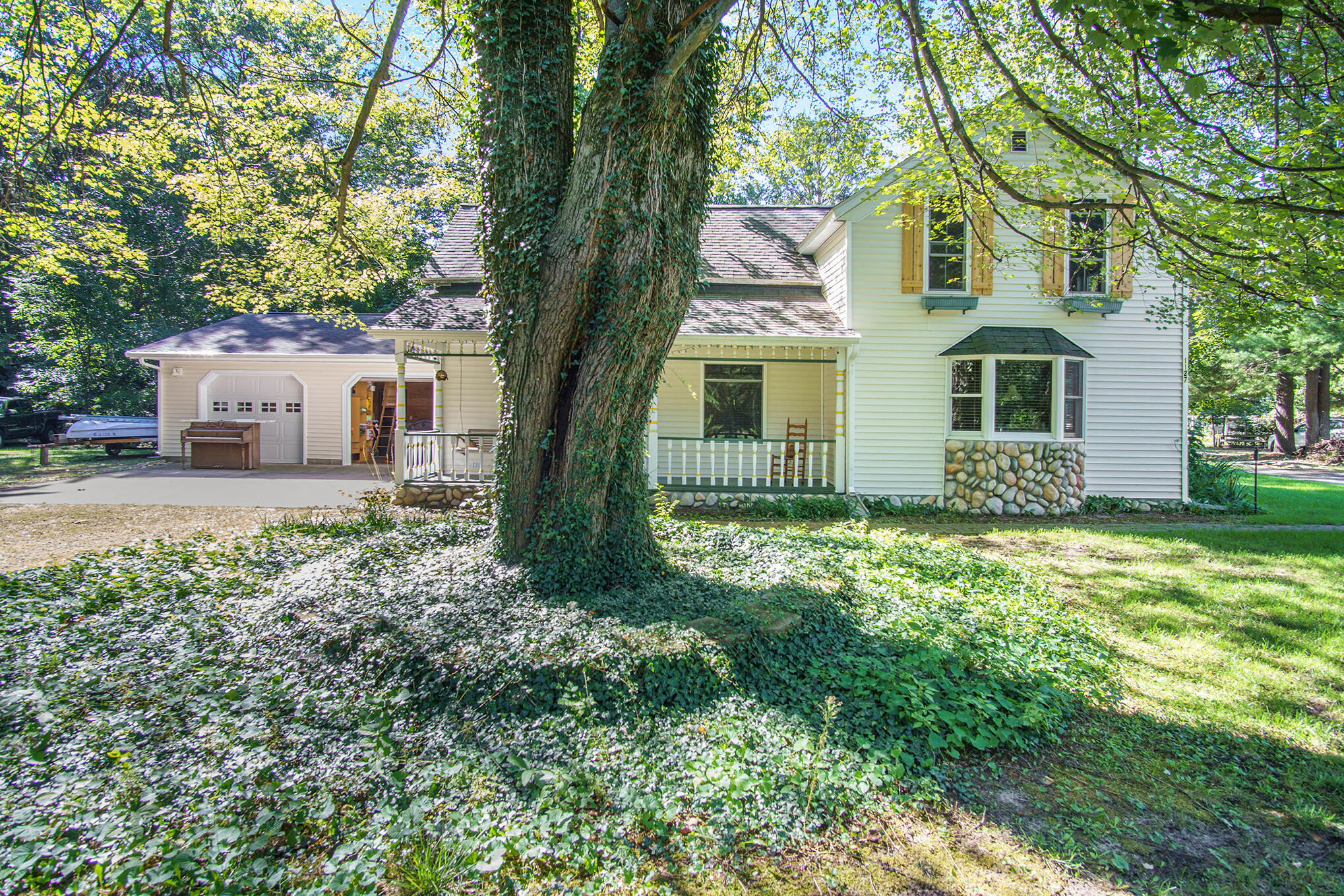 1127 Dykstra Road Muskegon, MI 49445 - Photo 2 of 21 DSC04679