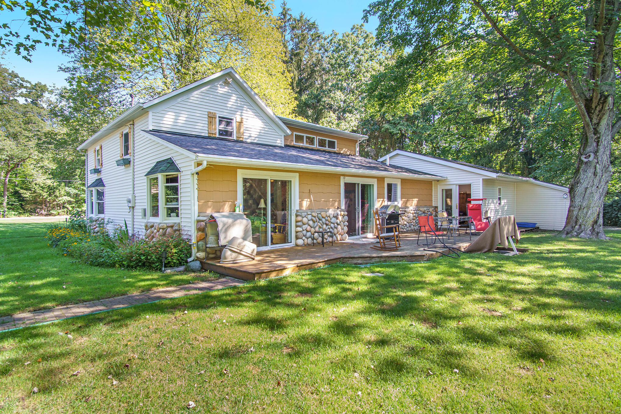 1127 Dykstra Road Muskegon, MI 49445 - Photo 4 of 21 DSC04683