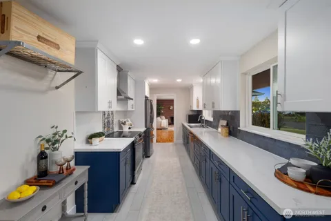 $575,000 | 10702 Douglas Drive Southwest, Lakewood, WA 98499