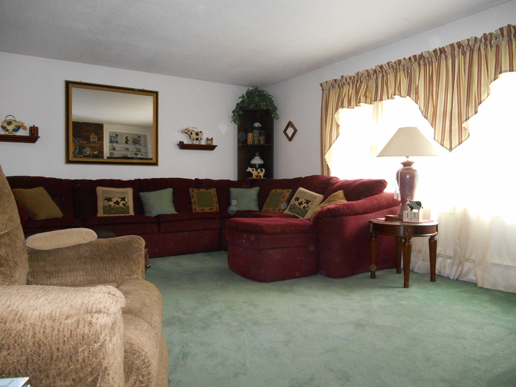 181 Charlton Road Spencer, MA 01562 - Photo 5 of 30 Gallery Image 5