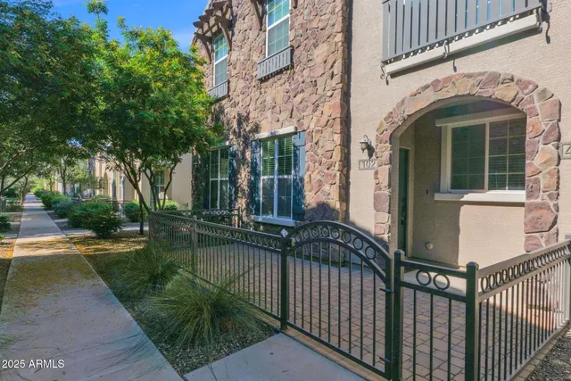 $368,550 | 4761 East Portola Valley Drive, Unit 102, Gilbert, AZ 85297