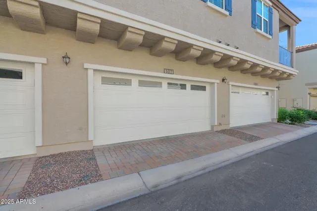 $368,550 | 4761 East Portola Valley Drive, Unit 102, Gilbert, AZ 85297