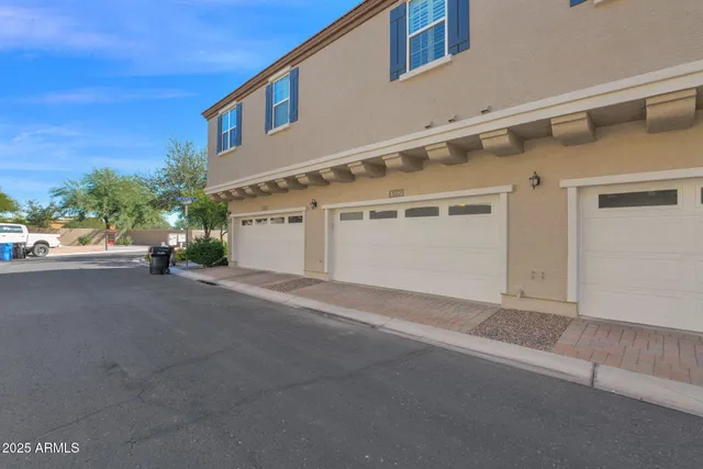 $368,550 | 4761 East Portola Valley Drive, Unit 102, Gilbert, AZ 85297