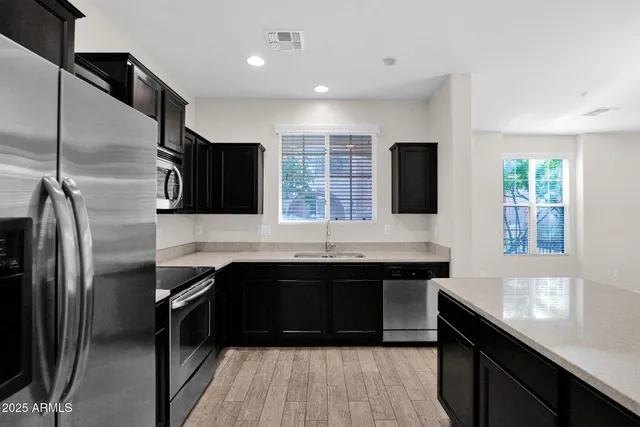 $368,550 | 4761 East Portola Valley Drive, Unit 102, Gilbert, AZ 85297