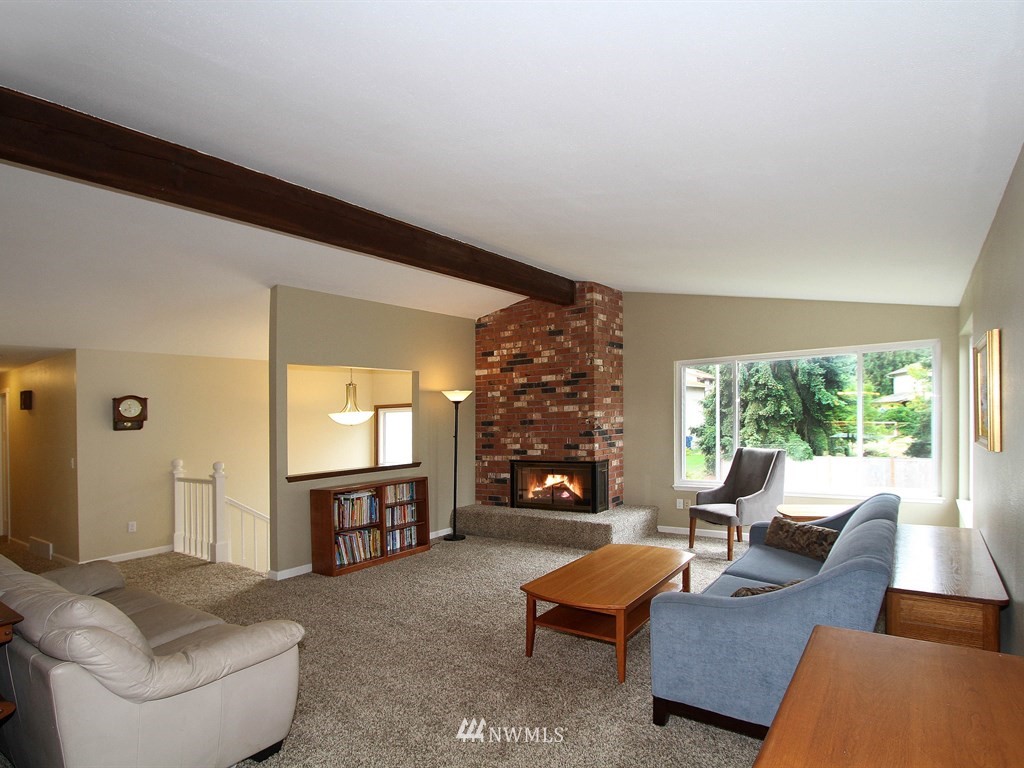 727 13th Way Southwest Edmonds, WA 98020 - Photo 2 of 20 Gallery Image 2